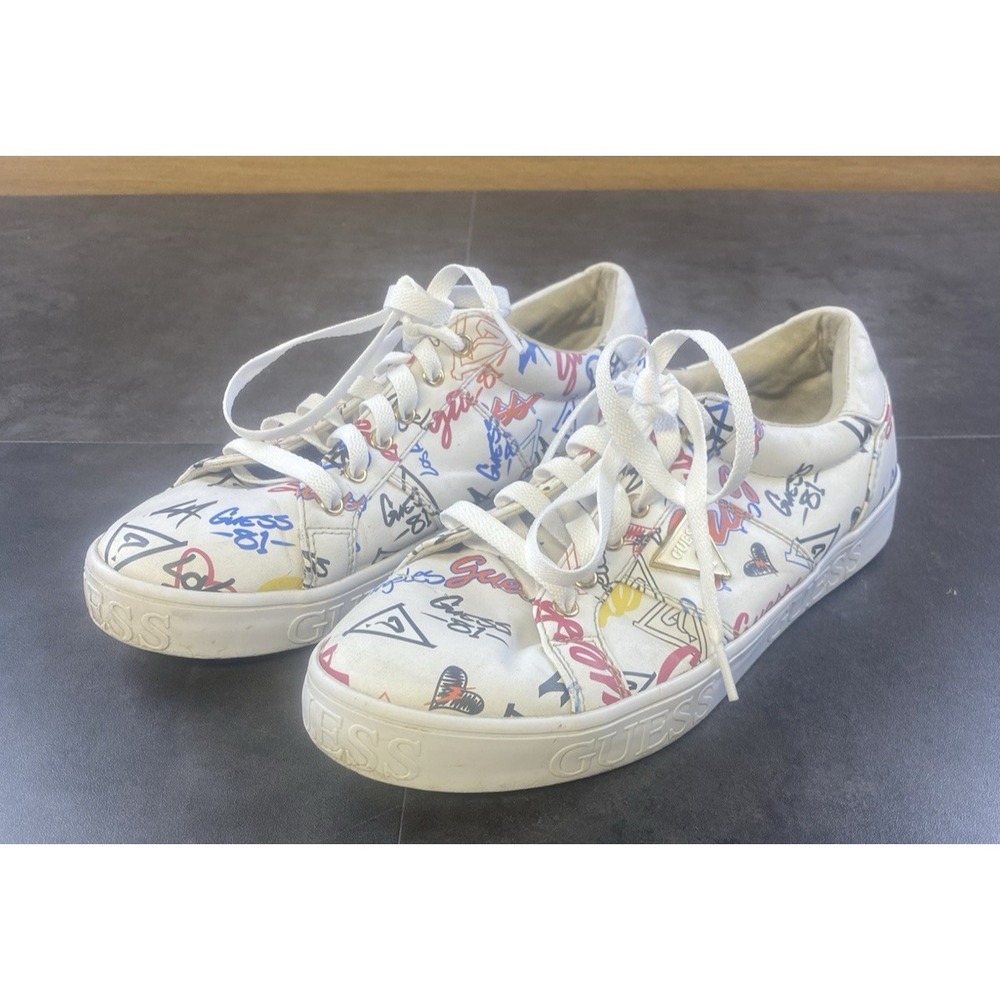 Guess VTG Women's Graffiti Print Sneaker Size 9